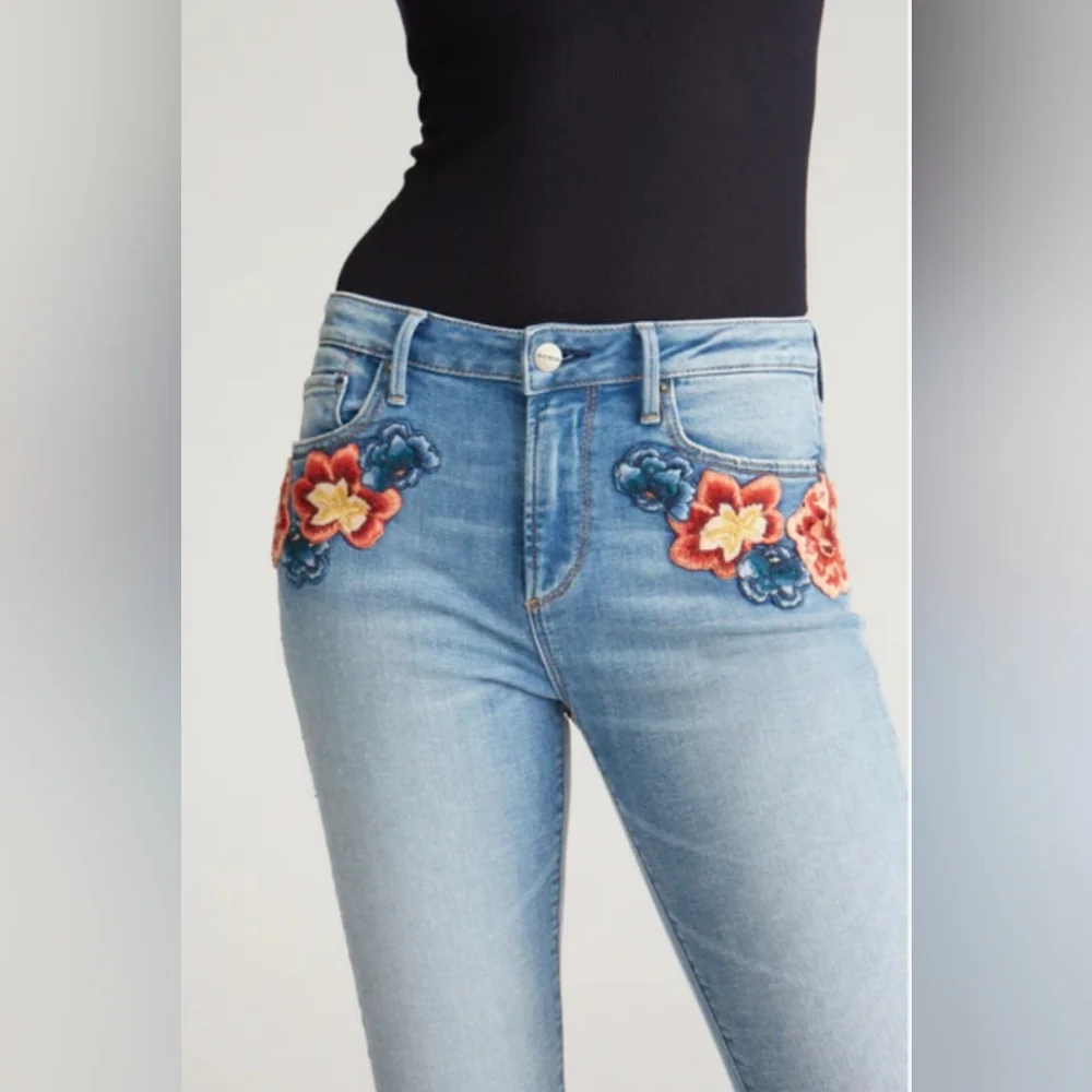 Driftwood Colette High Rise Fray Hem Jean Straight Crop Floral Applique  Size 25 - Picture 3 of 13